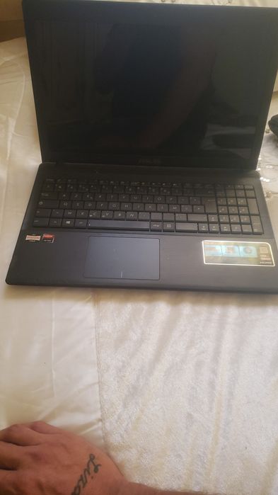 Vand 20 de laptopuri