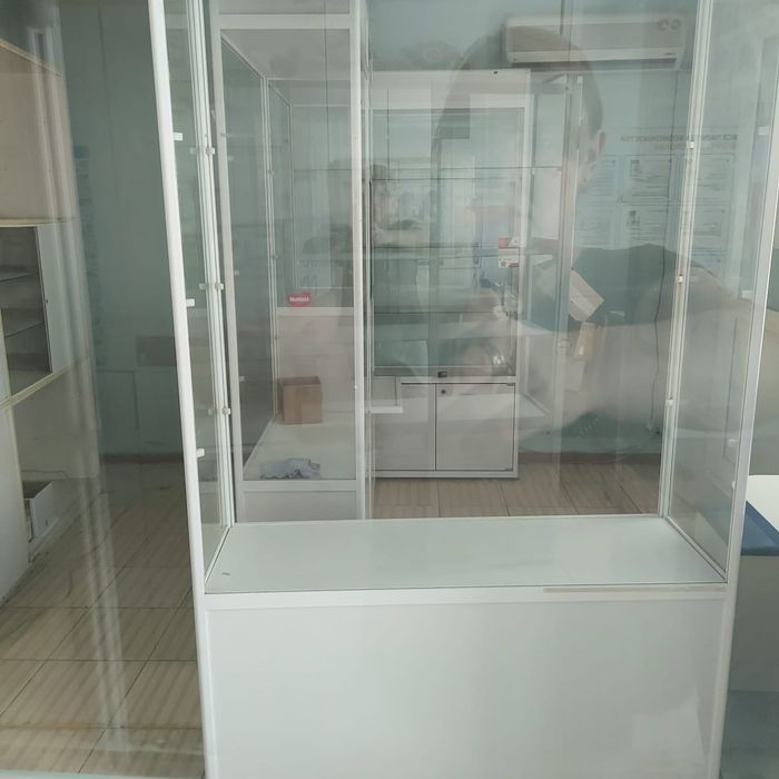 Продам аптечные витрины