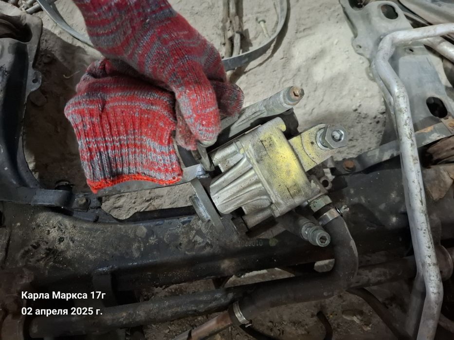 Насос гура. Audi c4 2.6.