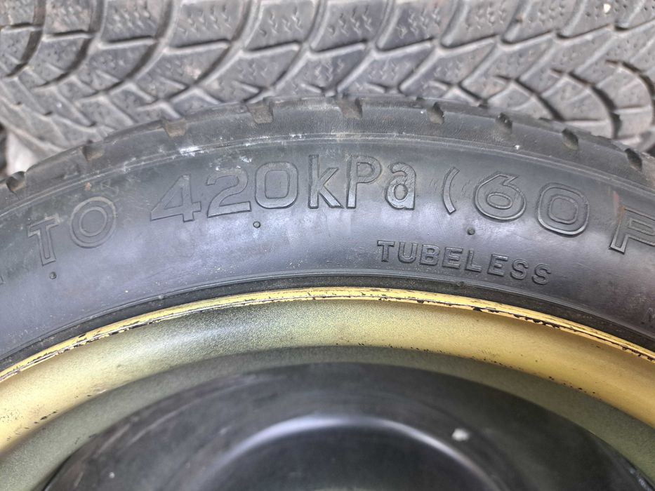 продавам гума патерица от Мазда 5,запазена