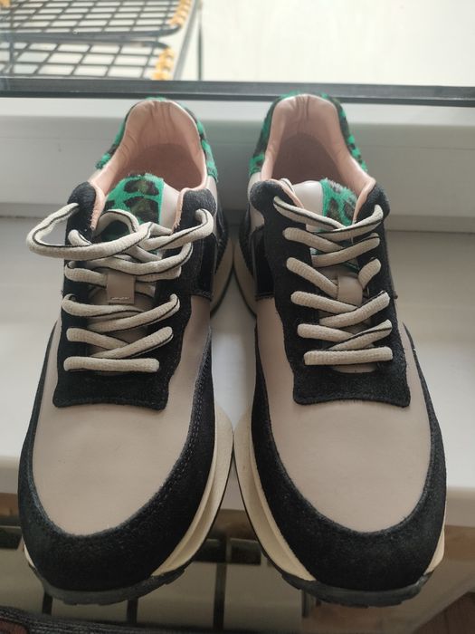 Женская крассовка