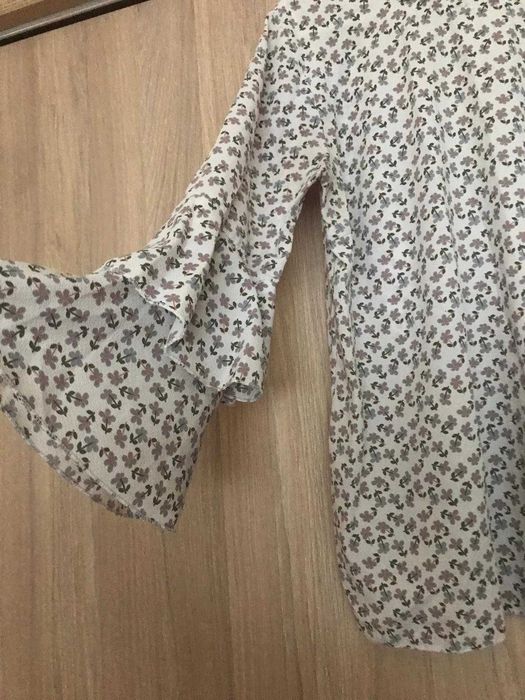 Дамски поли и блузи в отлично състояние
