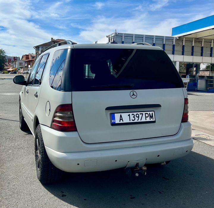 Продавам Mercedes-Benz Ml270