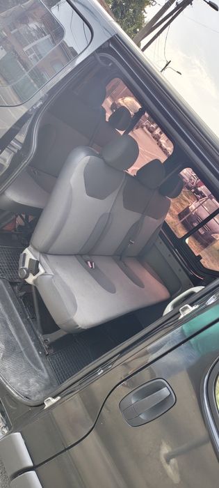 Renault trafic 2.0 dci 8+1 locuri