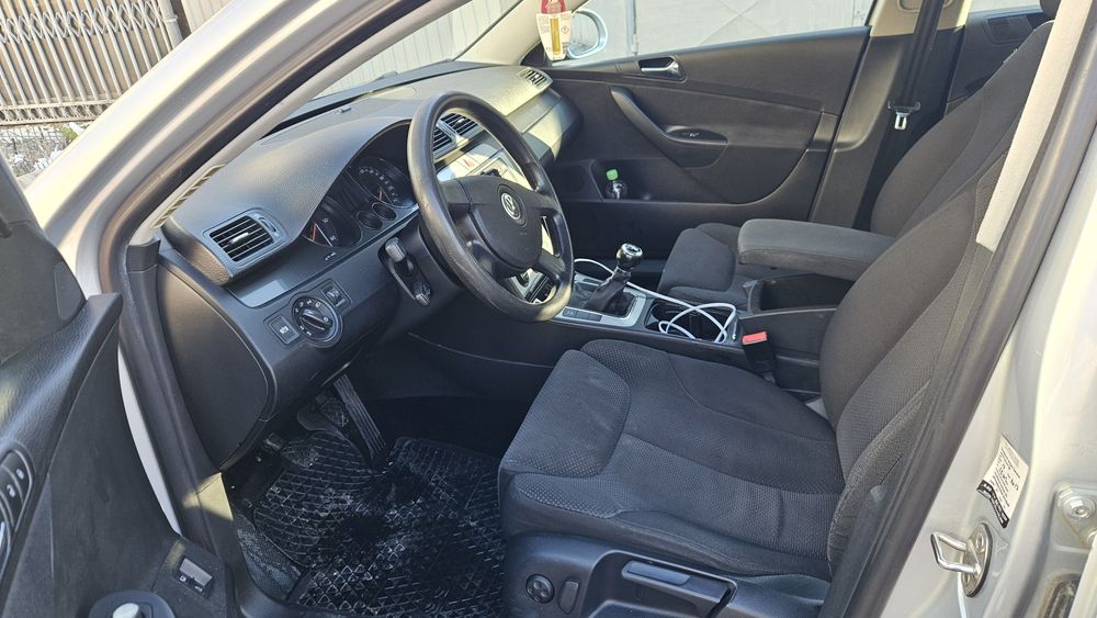 Vw Passat . An 2008 . Km 177.000 . Motor 2.0 . //