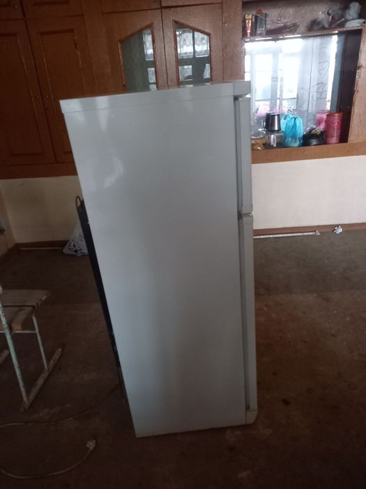 Холодильник Indesit сотилади