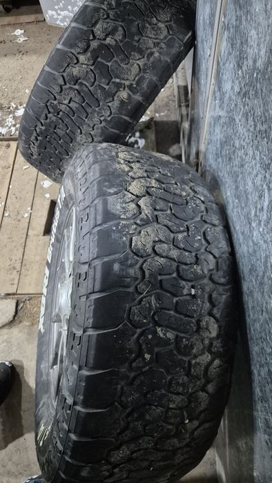 Продам шины с дисками б/у