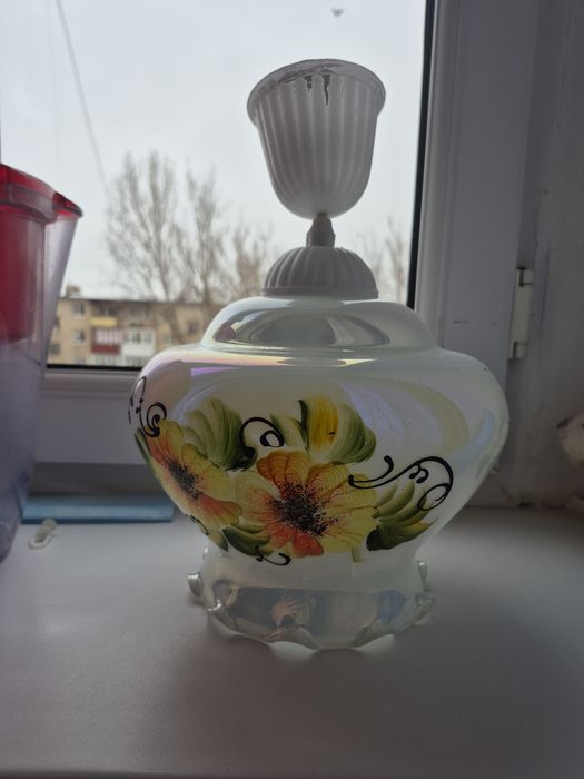 Продам люстру в отличном состоянии