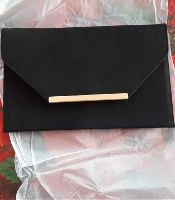 Черна бална рокля