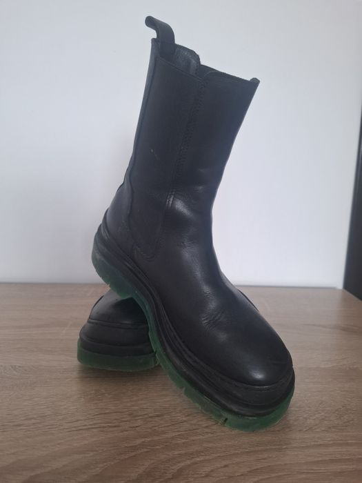 Дамски кожени боти