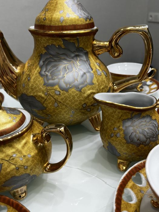 Красивый чайный сервиз.