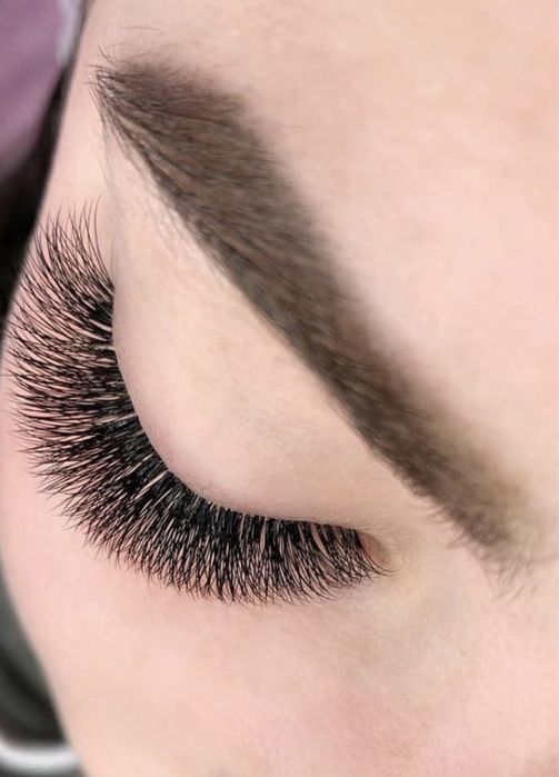 Профессиональное наращивание ресниц