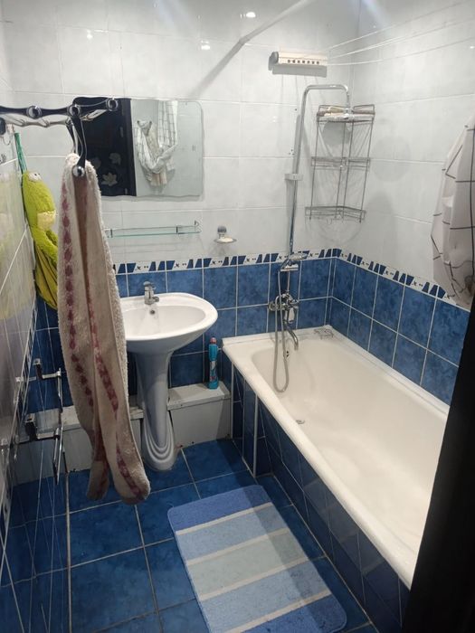 Продаётся кв на Сергели-3 3/3/5.Не торец Чистенькая.Не дорого(82 000&)