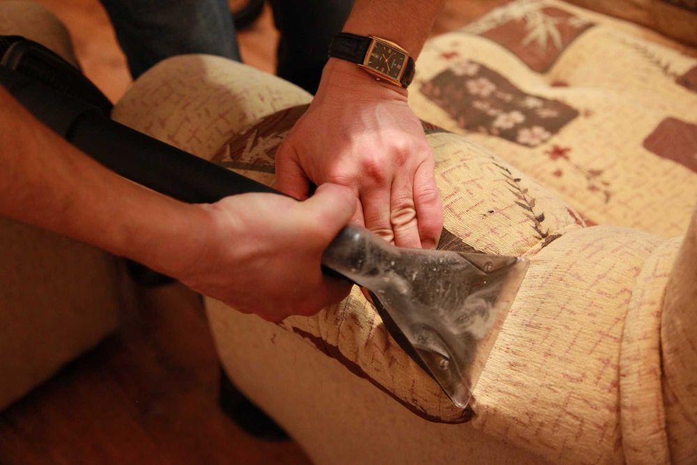 Химчистка дивана в Уральске