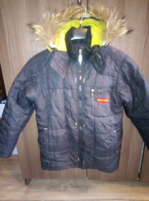 Весенняя куртка на мальчика