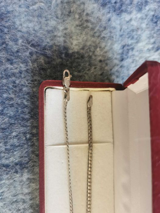 Сребърно колие с циркони