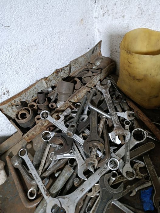 продам ключи ,молотки топоры