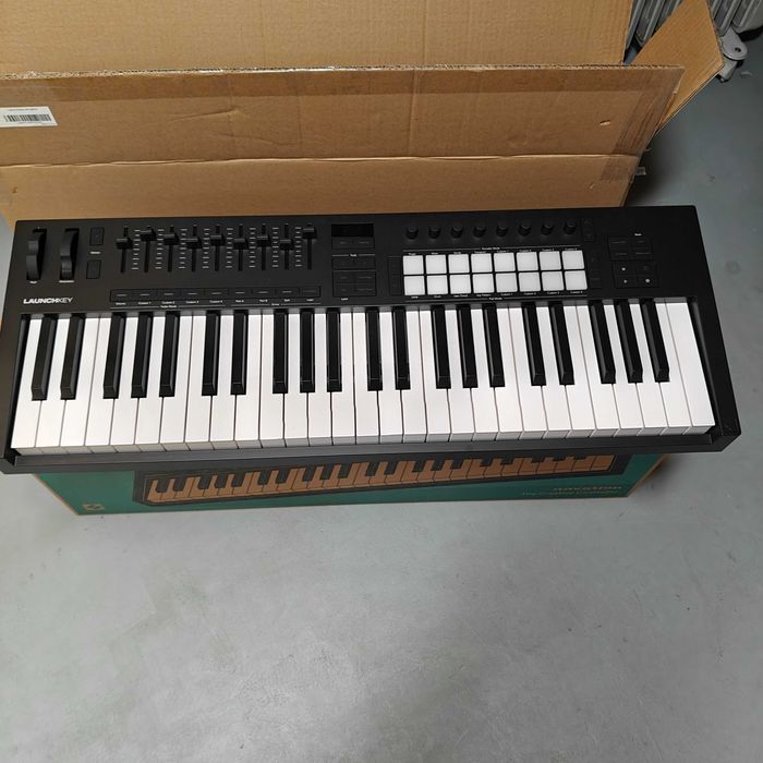Clapa MIDI Launchkey 49 MK4, NOUA cu Garantie
