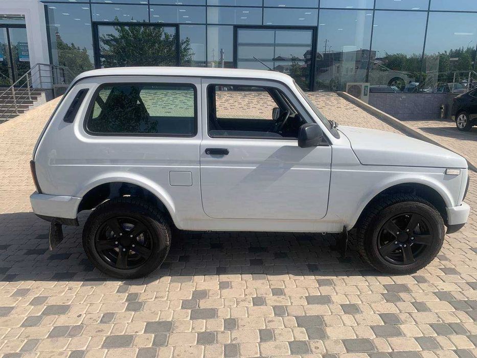 Lada NIVA LEGENT Urban Black 24