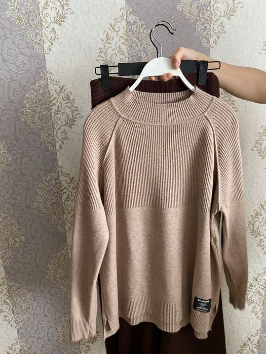 Продом кофту, костюм, юбку