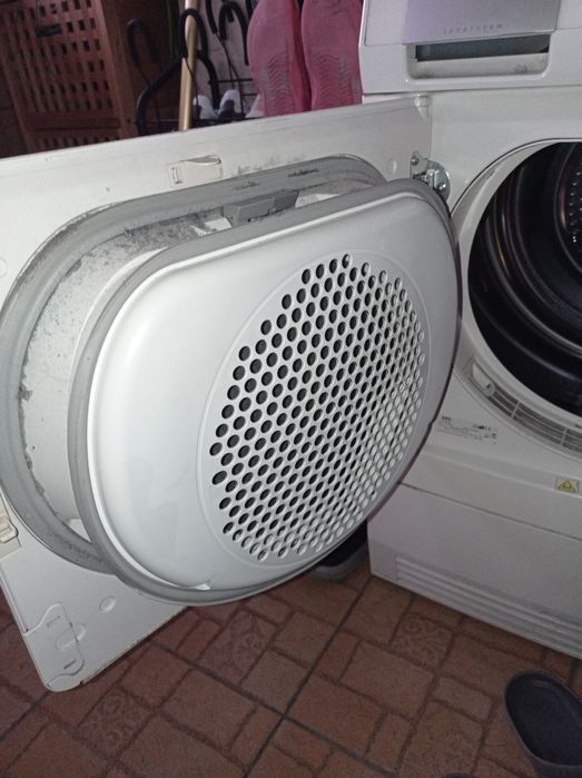 Сушилня AEG с термопомпа