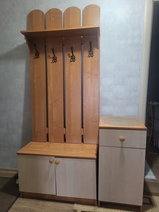 Продам прихожую б/у