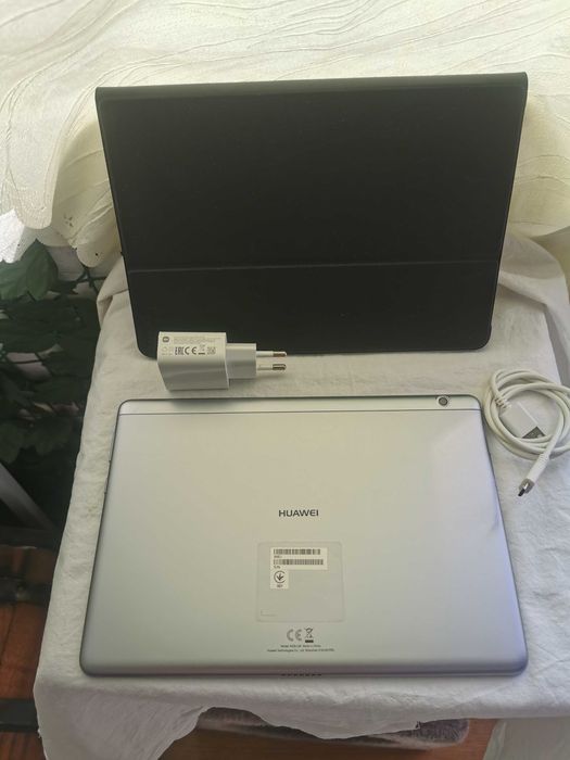 Tableta Huawei MediaPad T3  10  Model AGS-L09 cu husa,incarcator si cablu de date
