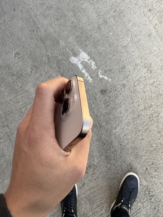 Apple iPhone 16 Pro Desert