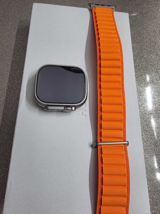 Apple Watch Ultra 1 Titanium 49mm, baterie 87%, stare foarte bună + accesorii