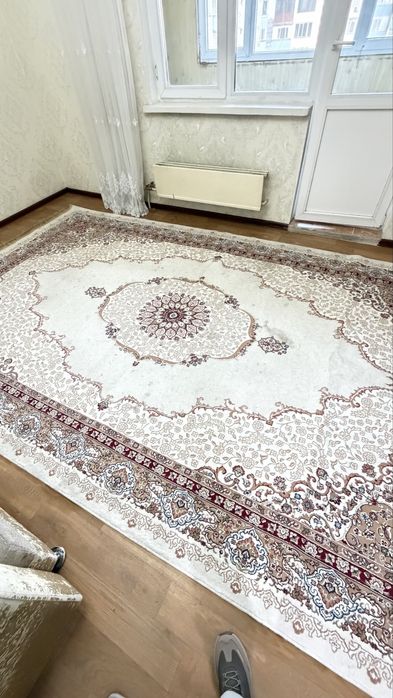 Ванная, раковина, телевизор, ковер