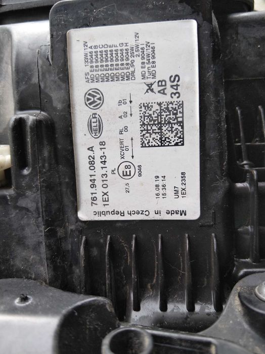 Десен фар VW Touareg 3 2022