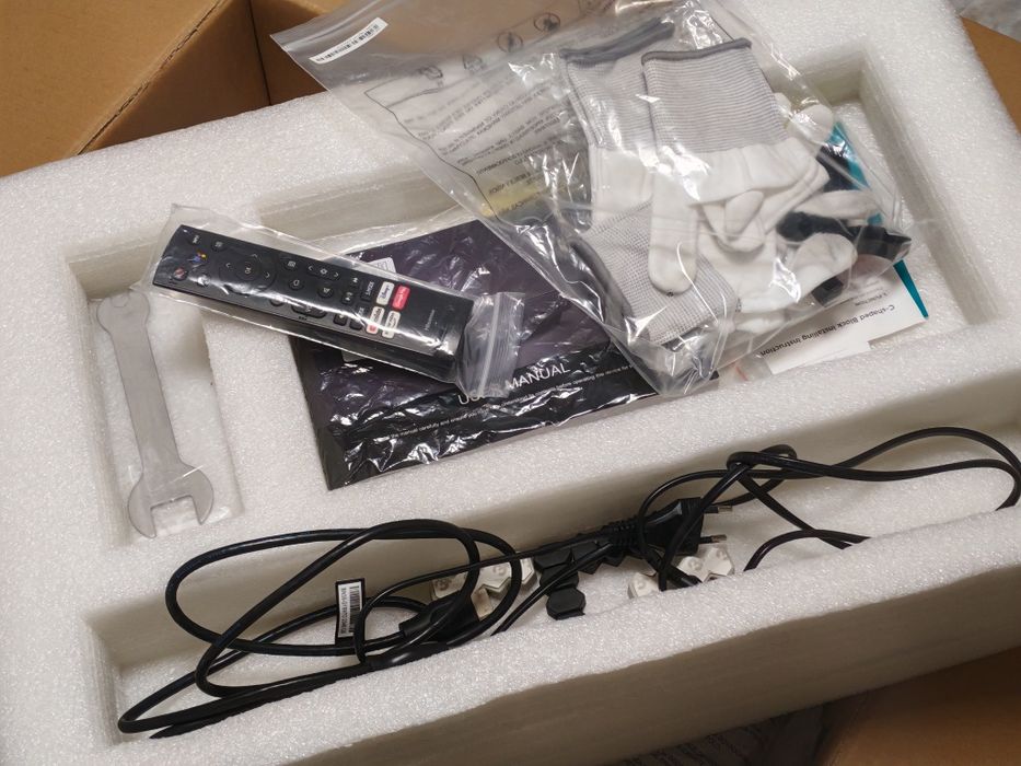 Vând Proiector Laser TV Hisense PX1-PRO – Ultra Short Throw, 4K HDR