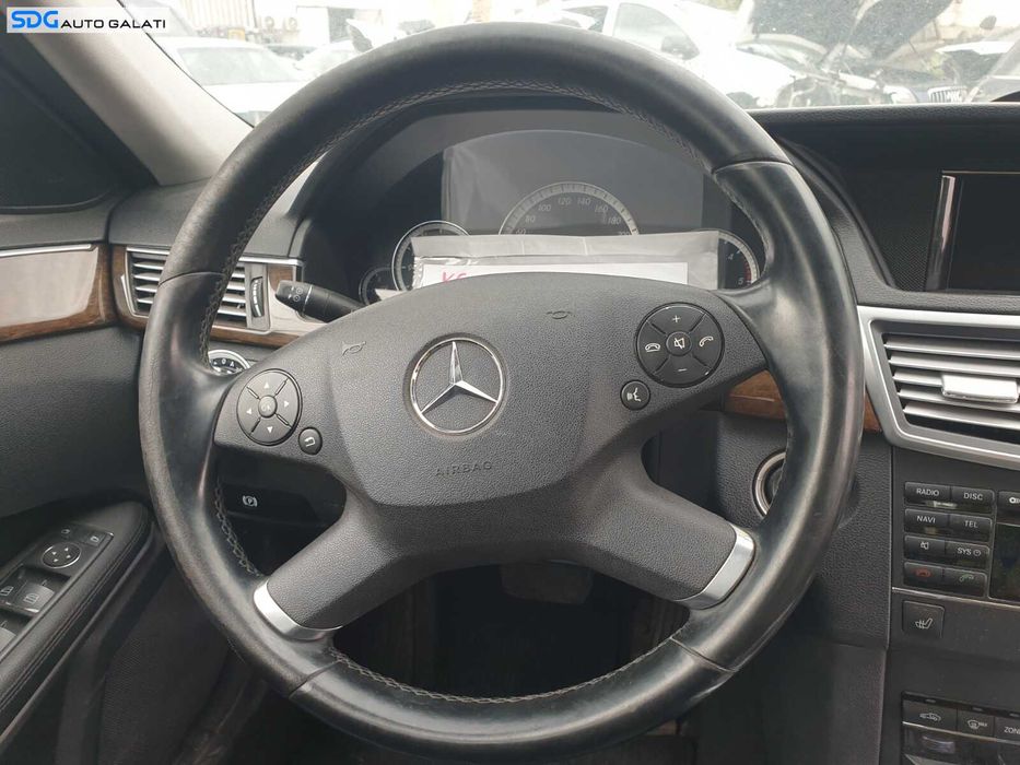 Volan Piele 4 Spite cu Uzura FARA Airbag AMG Mercedes Clasa E Class W212 E180 E200 E220 E250 E300 E320 2009 - 2016 [C8438]