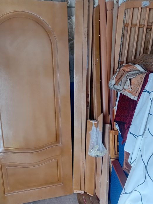 Дверь деревянная входная