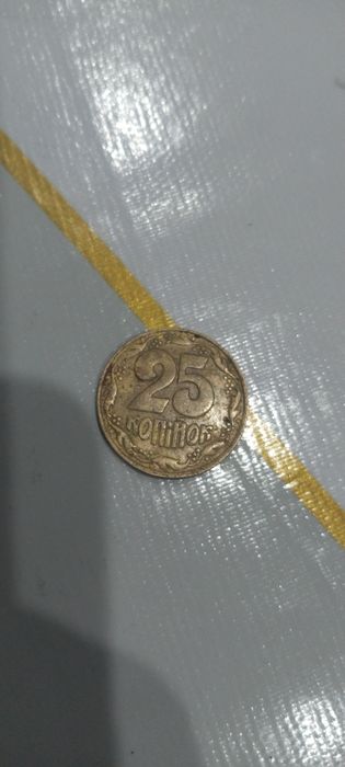 Продам монету 25