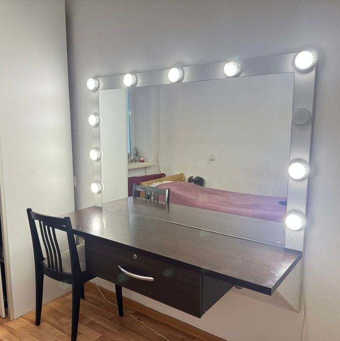 Туалетный столик