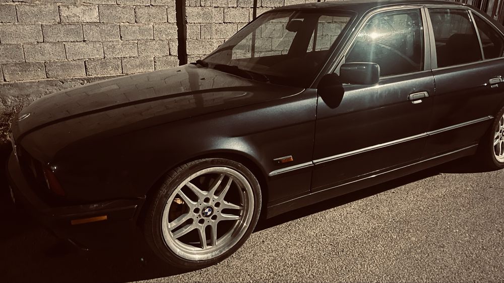 Продам BMW автомобиль