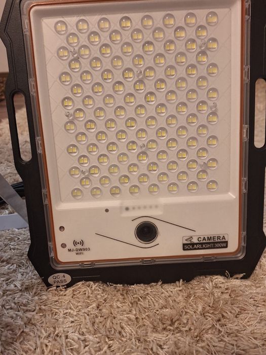 Vand Lampa solara  300 w cu panou . Camera