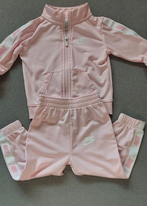 Чисто нов детски екип - Nike !