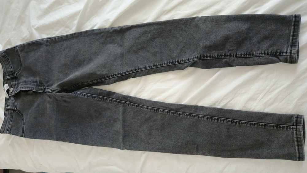 Blugi skinny gri inchis