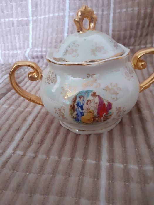 Продам  сахарницу,керамика