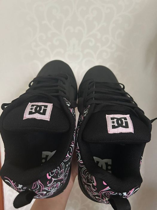 продам кроссовки DC shoes