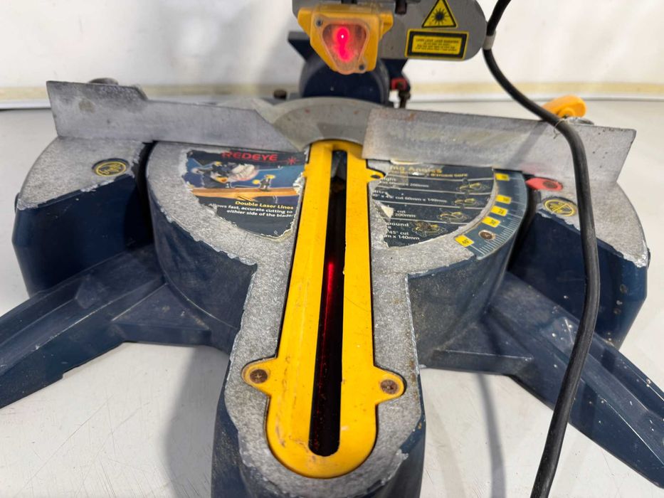 Циркуляр пендула  - Pro 1200W / 210mm