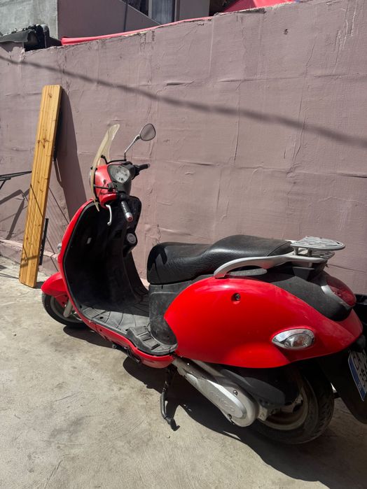 Скутер Kymco 250 Yup