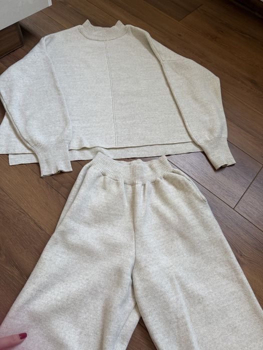 Бежов плетен комплект