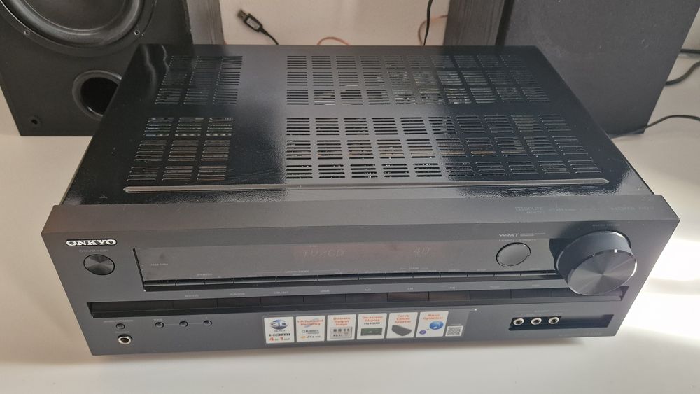 Vand amplificator Onkyo HT-R358,