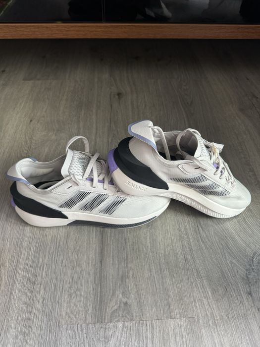 Vand adidasi ADIDAS