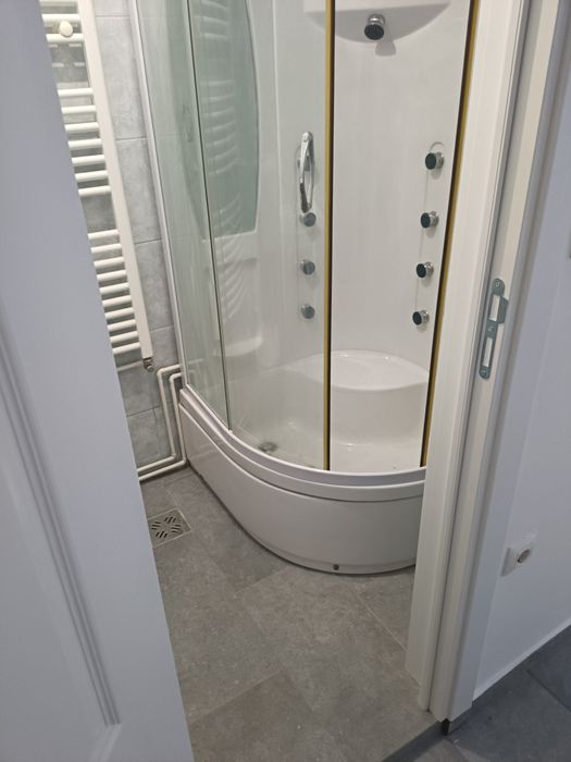 Vând apartament,2 camere , semidecomandat 30mp ,zona Dealurilor Florilor,parter inalt, 52500€ negociabil