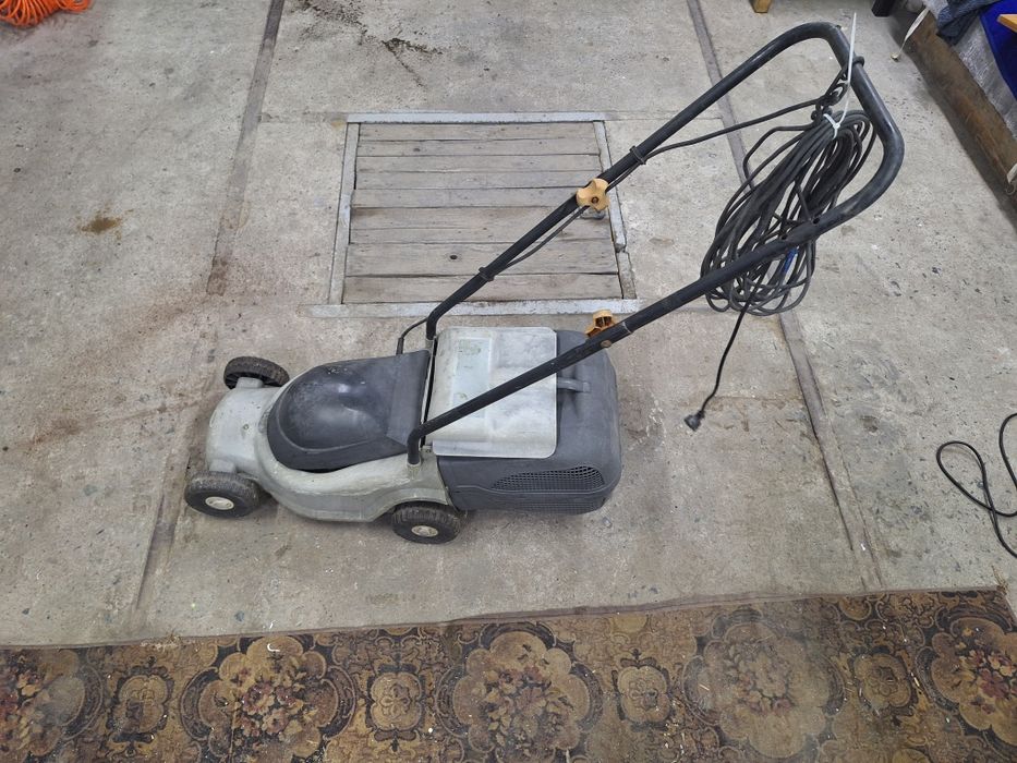 Электро газоно касилка