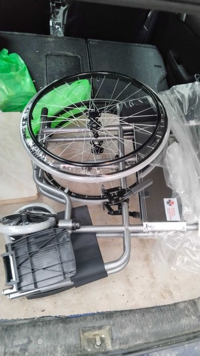 Инвалидна количка чисто нова сгаваема